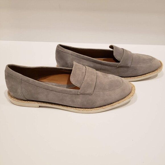 CASLON Woman Size 8 1/2 M Gray Suede Loafers Excellent condition - Picture 2 of 8